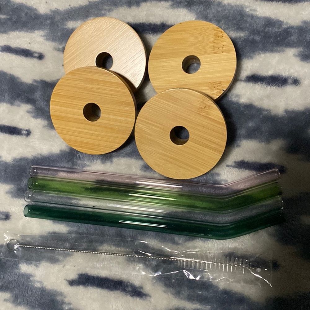 4-Pack Wooden Lids with Glass Straws